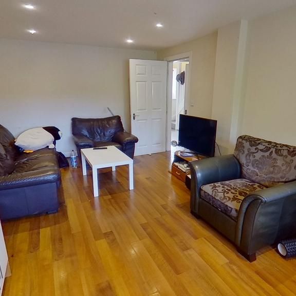 5 bedroom terraced house to rent - Photo 1