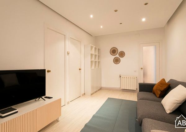 3-Bedroom Apartment with Private Terrace in Eixample