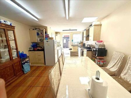 Harrow Road, East Ham, E6 - Photo 4