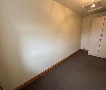 3 bedroom end of terrace house to rent - Photo 6