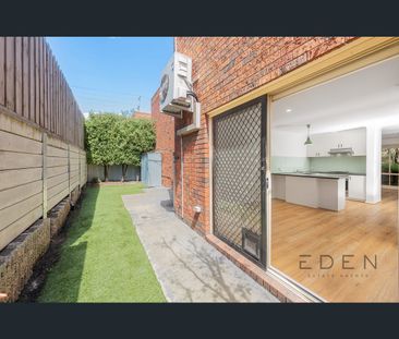 3/12 Fawkner Road, Pascoe Vale, Vic 3044 - Photo 2