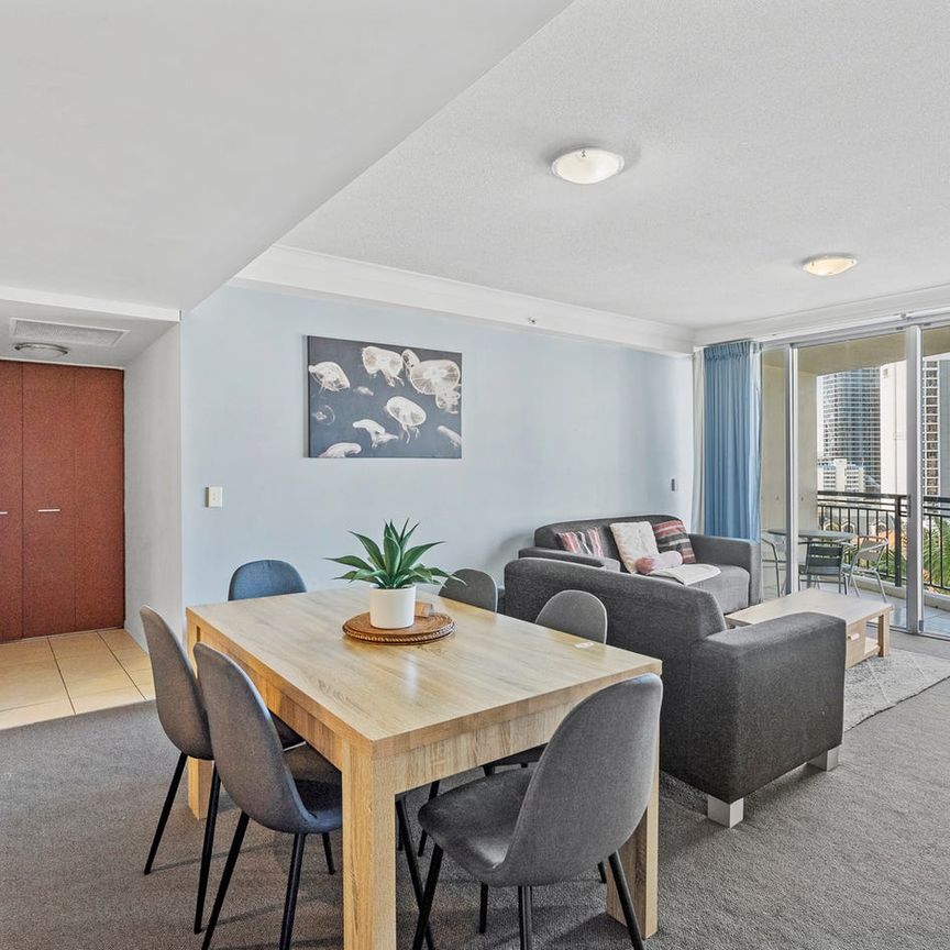 Fully Furnished Level 10 Apartment with Ocean Views! - Photo 1