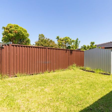 Neat Two Bedroom Family Home in Prime Punchbowl Location - Photo 5