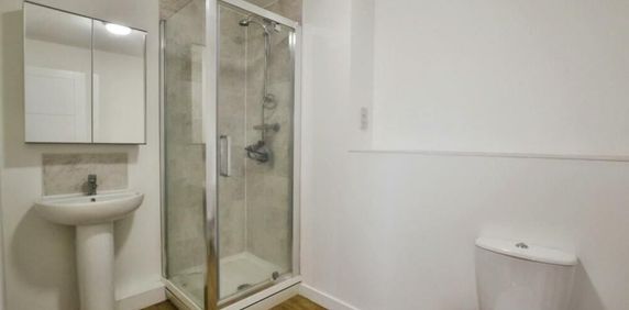 2 Bed Flat, Mountain Ash House, BS13 - Photo 2