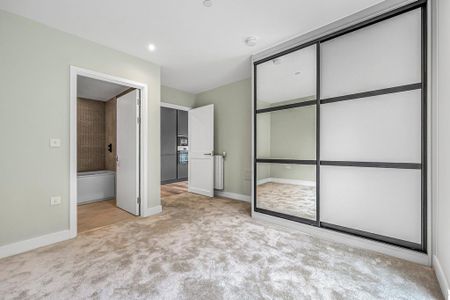 3 bedroom flat to rent - Photo 4