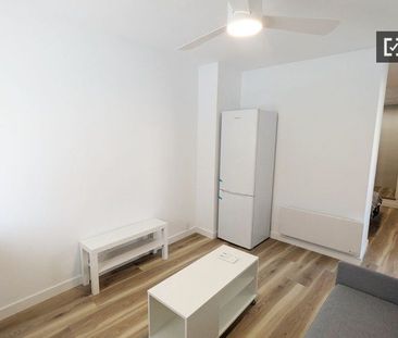 Piso de alquiler en Tres Olivos - Valverde - Photo 2