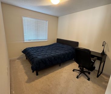 For Lease - 122 Esther Crescent, Thorold, Ontario - Photo 4