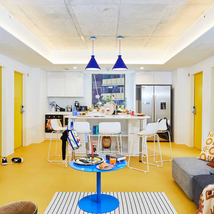 6 Bed Apartment - Photo 1