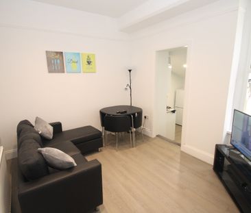 2 Bedroom | 37 North Street, PL4 8DL - Photo 4