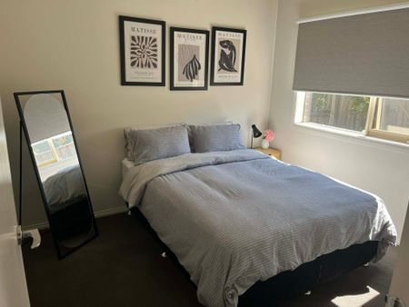 Cranbourne West - Photo 3