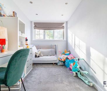 St. Georges Road, NW11 - Photo 4