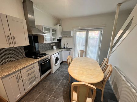 2 Bed Terraced House, Hinde Street, M40 - Photo 4