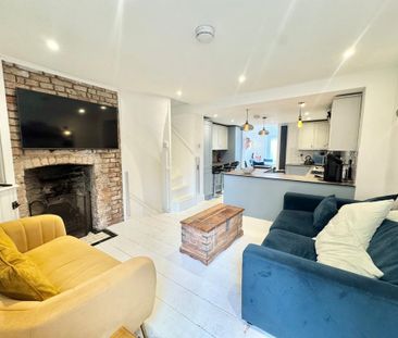 4 bedroom terraced house to rent - Photo 1