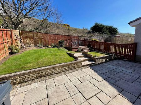 3 bedroom semi-detached house to rent - Photo 4