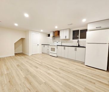 For Lease - 2368 Drury Lane Unit# B2, Parkway Park - Queensway Terr... - Photo 2