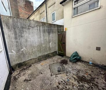 2 bedroom maisonette to rent - Photo 6