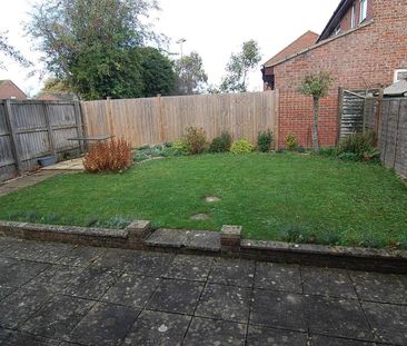 Spencer Close, Melksham, Wiltshire, SN12 - Photo 6