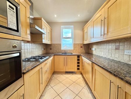 2 bedroom flat to rent - Photo 4