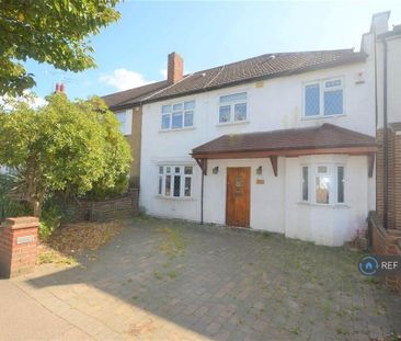 4 bedroom semi-detached house to rent - Photo 5