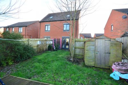 18 Whitehead Grove - £1,025 pcm - Photo 2