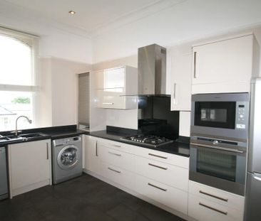 3 bedroom flat to rent - Photo 5