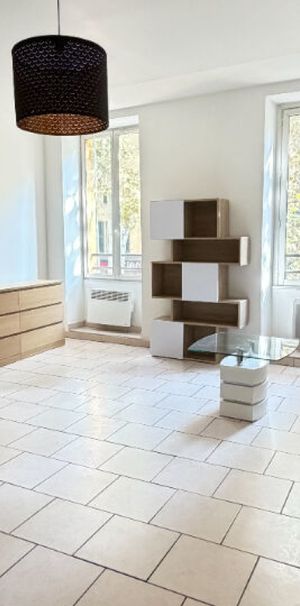 GRAND STUDIO MEUBLE DE 32.50 M² AU CENTRE VILLE - Photo 1