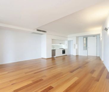 Bright Spacious Unit In Great Location - Photo 3