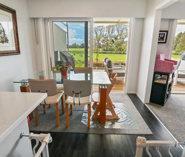 Papatoetoe paradise! - Photo 4