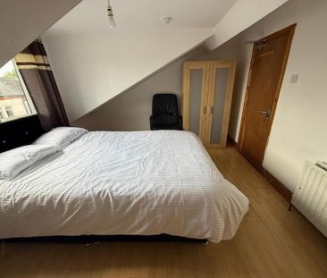 Room 5, 185 Dunluce Avenue, Belfast, BT9 7AX - Photo 2