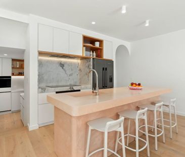 Luxury Coastal Family Residence in Highly Desired Locale - Photo 5