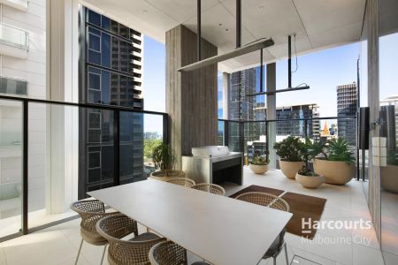Exclusive City Retreat: Furnished Luxury! - Photo 3