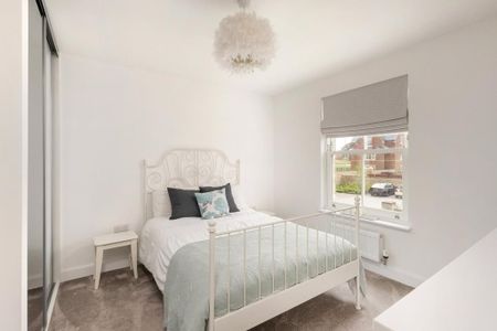 3 bedroom semi-detached house to rent - Photo 5