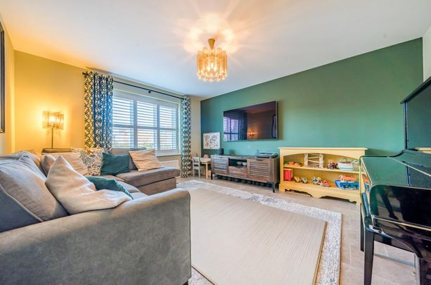 4 bedroom detached house to rent - Photo 1