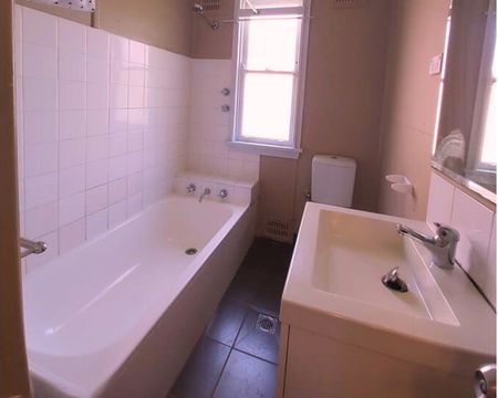 35 Feramin Avenue, Whalan, NSW 2770 - Photo 5