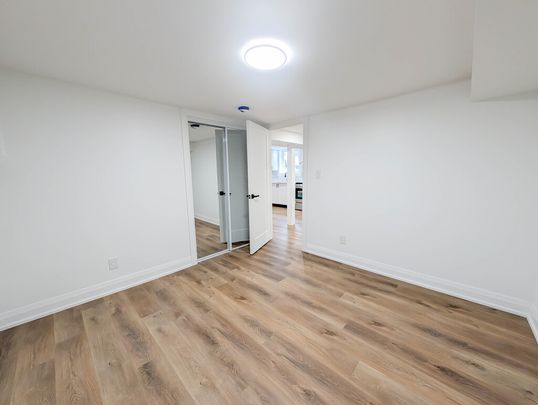 401 Navy St, Welland - Newly renovated 2 Bedroom Lower Unit - Photo 1