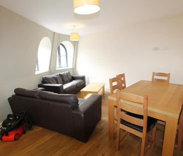 6 bedroom flat to rent - Photo 1