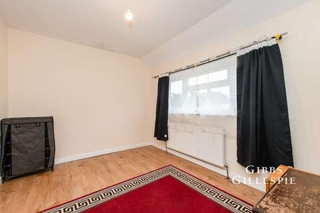 Hampshire Avenue, Slough, Berkshire, SL1 - Photo 2