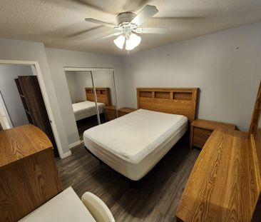 Bright 2 Bedroom Unit in Red Deer! Adult Only Building! - Photo 4