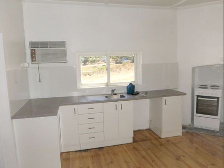 Solid Three Bedroom Family Home - Photo 2