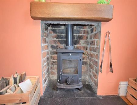 3 Bedroom Terraced Available Arranging tenancy - Photo 4