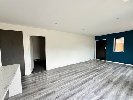 17B Martin Place, Kelston, Auckland - Photo 2