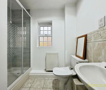 4 bedroom detached house to rent - Photo 2