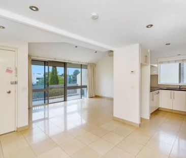 Three Bedroom Loft Apartment - Photo 1