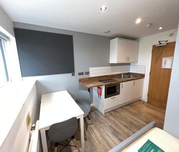 Studio to rent - Photo 6