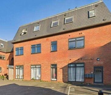 Addlestone, Surrey, KT15 - Photo 2