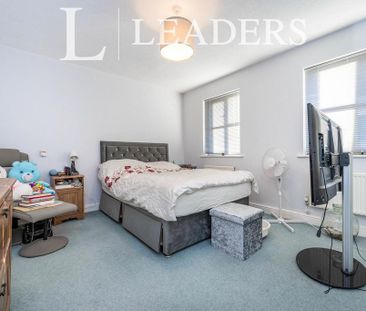 4 bedroom detached house to rent - Photo 4