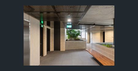 Modern 2-Bedroom Apartment with Unbeatable Views - Photo 4