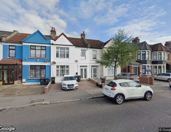 4 Bed Semi-Detached House, Ilford, IG3 - Photo 1