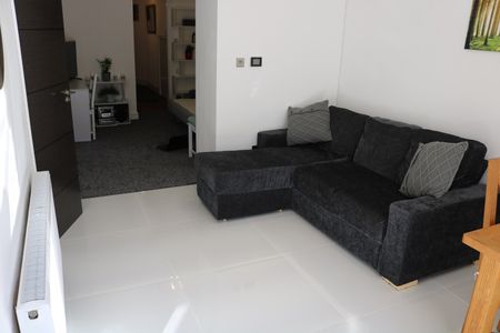 2 Bed Flat, Bayswater Road, BS7 - Photo 2