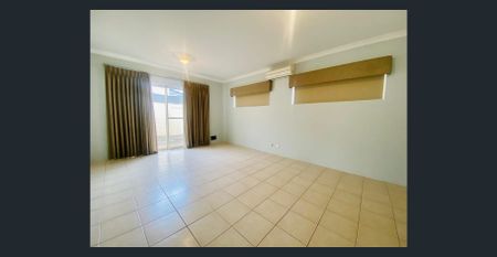 Stylish Villa in Small Boutique Complex of 3 - Photo 2